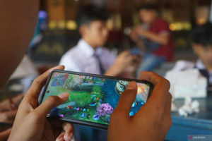 mengatasi-hp-nge-freeze-penyebab-dan-solusi-terbaru-2025