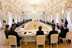 menteri-bahlil-jajaki-kerja-sama-migas-dengan-rusia