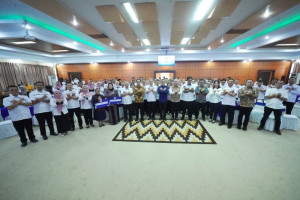 menteri-karding-libatkan-ika-undip-kalbar-dampingi-pekerja-migran