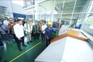 menteri-kp2mi-ajak-siswa-smti-pontianak-kerja-di-jepang