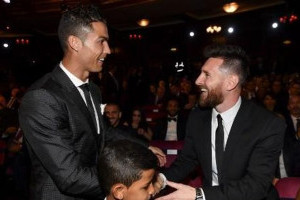 messi-ungkap-hubungan-asli-dengan-ronaldo-bukan-teman-dekat
