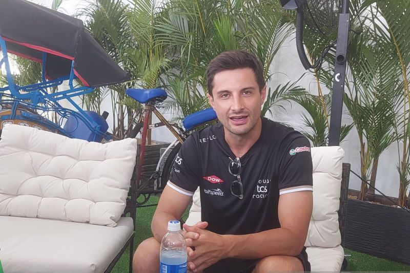 mitch-evans-puji-antusiasme-penonton-di-jakarta-e-prix