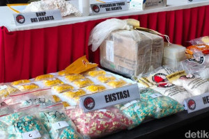 modus-baru-penyebaran-ekstasi-melalui-kapsul-obat