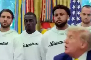 momen-canggung-pemain-juventus-dan-ucapan-trump-soal-iran