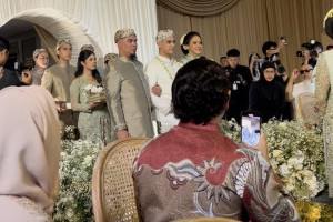 momen-kekompakan-ahmad-dhani-dan-maia-di-pernikahan-al-ghazali