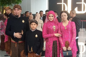 mulan-jameela-dan-ahmad-dhani-ramaikan-lokasi-unduh-mantu-al-ghazali