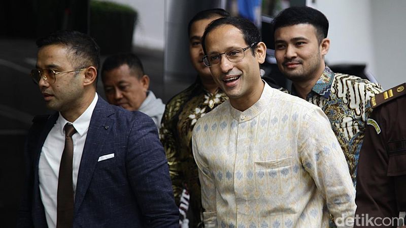 nadiem-makarim-diperiksa-kejaksaan-terkait-kasus-pengadaan-laptop-rp-9-9-triliun