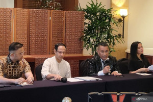 nadiem-makarim-hadiri-pemeriksaan-di-kejagung-hotman-paris-konfirmasi