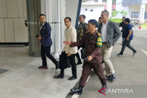 nadiem-makarim-jalani-pemeriksaan-perdana-kasus-korupsi-chromebook