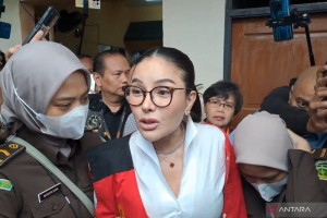nikita-mirzani-desak-presiden-prabowo-perbaiki-sistem-hukum-indonesia