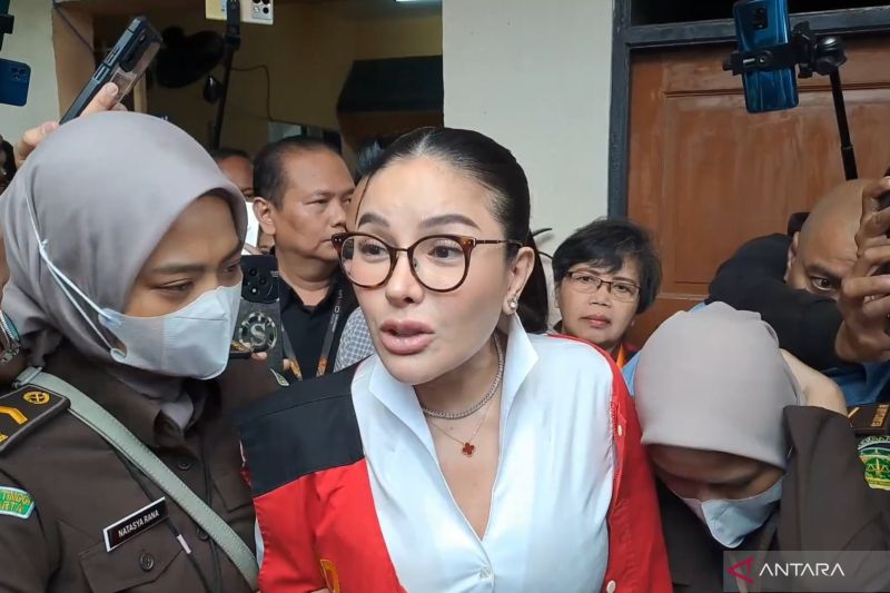 nikita-mirzani-desak-presiden-prabowo-perbaiki-sistem-hukum-indonesia