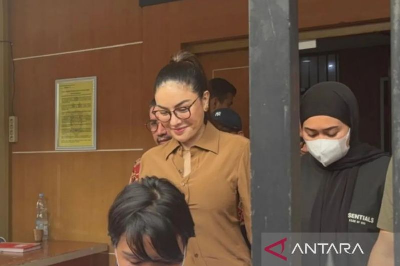 nikita-mirzani-diadili-di-pn-jaksel-terkait-dugaan-pemerasan