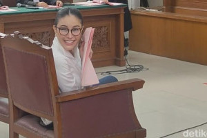 nikita-mirzani-didakwa-pemerasan-rp-4-miliar-terhadap-reza-gladys