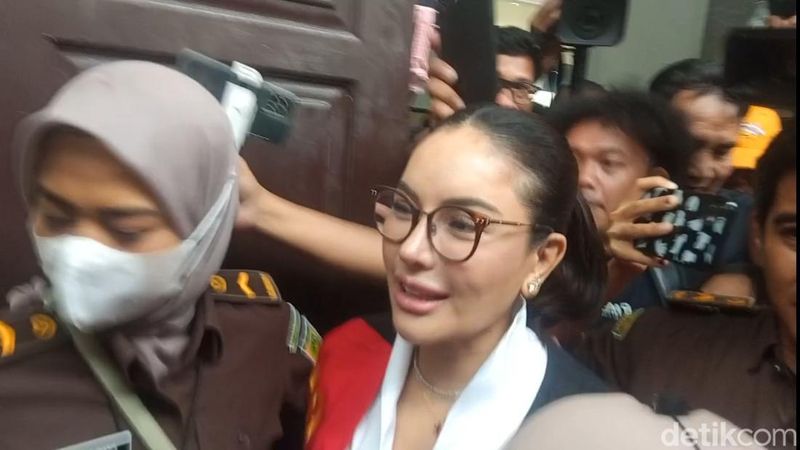 nikita-mirzani-sampaikan-pesan-emosional-untuk-prabowo-subianto