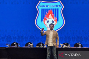 nil-maizar-resmi-jadi-pelatih-sumsel-united
