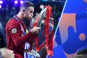 nottingham-forest-targetkan-mantan-kapten-liverpool-jordan-henderson