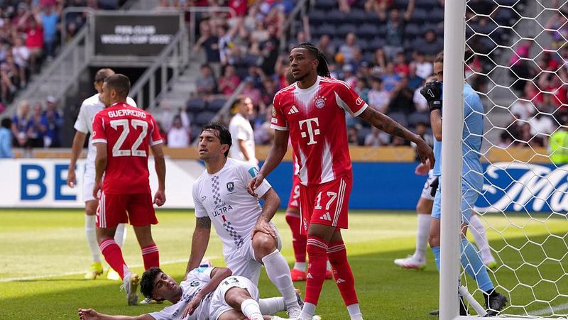 olise-tak-kasihan-lihat-auckland-dibantai-bayern