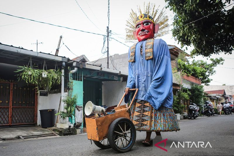 ondel-ondel-tampilkan-kebanggaan-budaya-betawi-di-era-modern