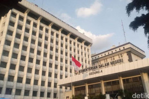 ormas-beratribut-mirip-aparat-berpotensi-dijerat-hukum