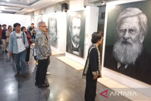 pameran-sciart-8-0-di-yogya-tampilkan-lukisan-29-ilmuwan-terkenal