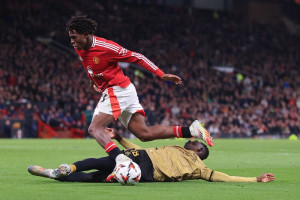 patrick-dorgu-ungkap-tantangan-berat-di-manchester-united