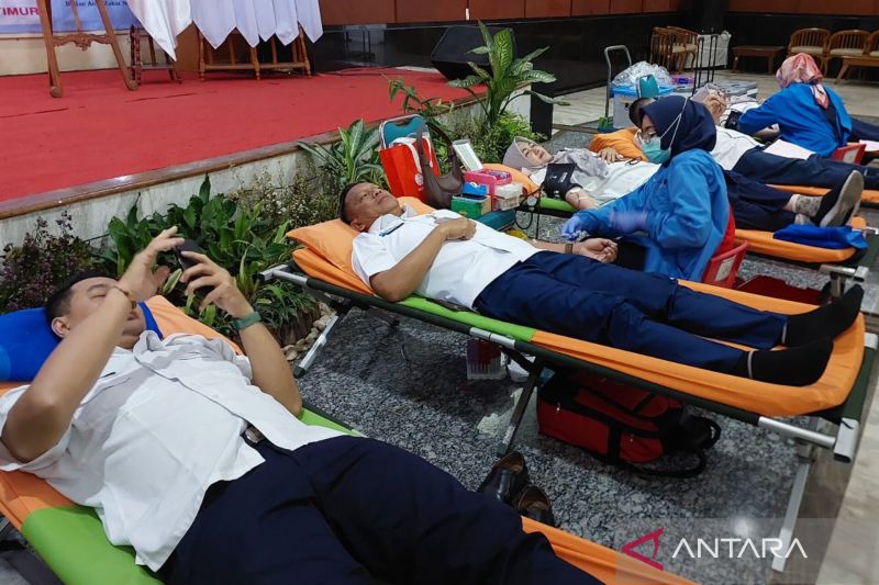 pemkot-jakarta-timur-gelar-donor-darah-demi-perayaan-hut-jakarta