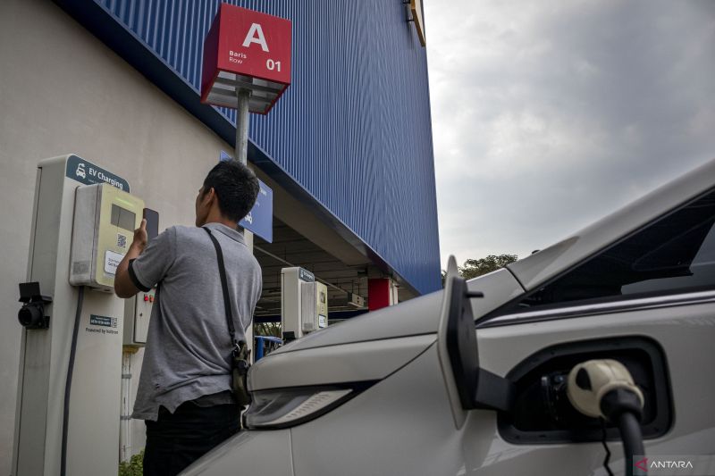 penjualan-mobil-listrik-baru-di-as-turun-pasar-mobil-bekas-naik-signifikan