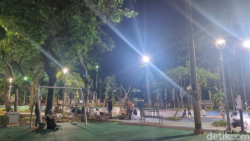 perintah-pramono-agar-taman-buka-24-jam-bersih-dari-aksi-asusila