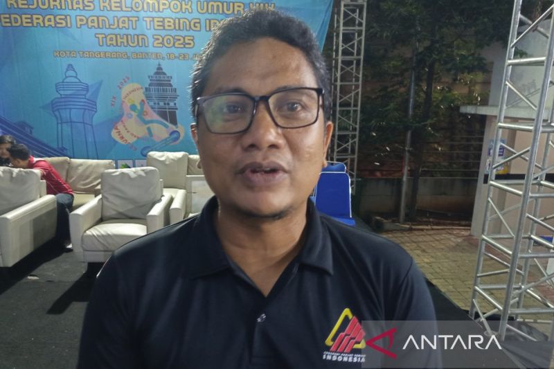 persaingan-ketat-di-kejurnas-panjat-tebing-nasional