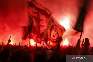 persebaya-rayakan-ulang-tahun-ke-98-dengan-semarak-dukungan-bonek-mania