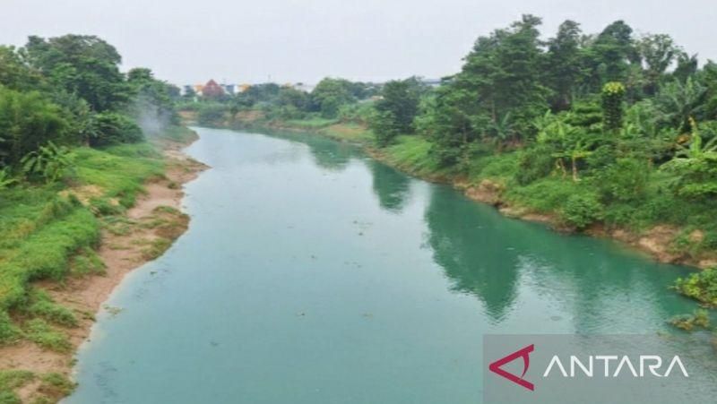 perubahan-warna-sungai-citarum-jadi-biru-kehijauan-diduga-akibat-pencemaran-industri