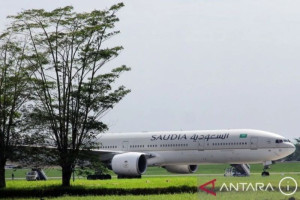 pesawat-saudia-lakukan-pendaratan-darurat-di-kualanamu