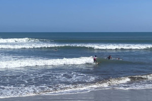 peselancar-ikuti-kompetisi-di-kuta-jaga-ciri-khas-pantai