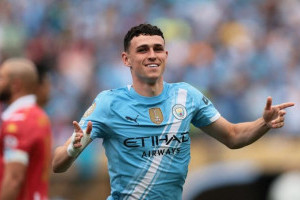 phil-foden-cetak-gol-dan-assist-bawa-manchester-city-menang-tagar-penting