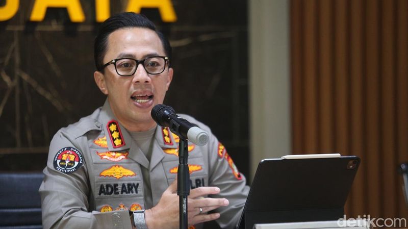 polda-metro-periksa-pihak-sma-6-surakarta-ugm-soal-tudingan-ijazah-palsu-jokowi