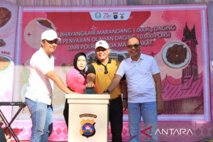 polda-sumbar-pecahkan-rekor-muri-masak-randang-terbanyak
