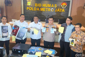 polisi-bongkar-kasus-penipuan-sms-palsu-yang-rugikan-nasabah-rp-200-juta
