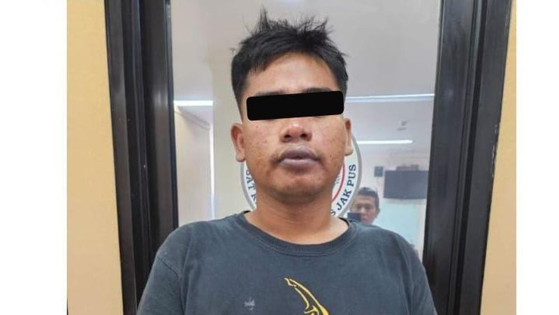 polisi-tangkap-jambret-di-halte-bus-lapangan-banteng