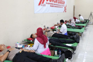 polres-soetta-donorkan-146-kantong-darah-ke-pmi-di-hut-bhayangkara