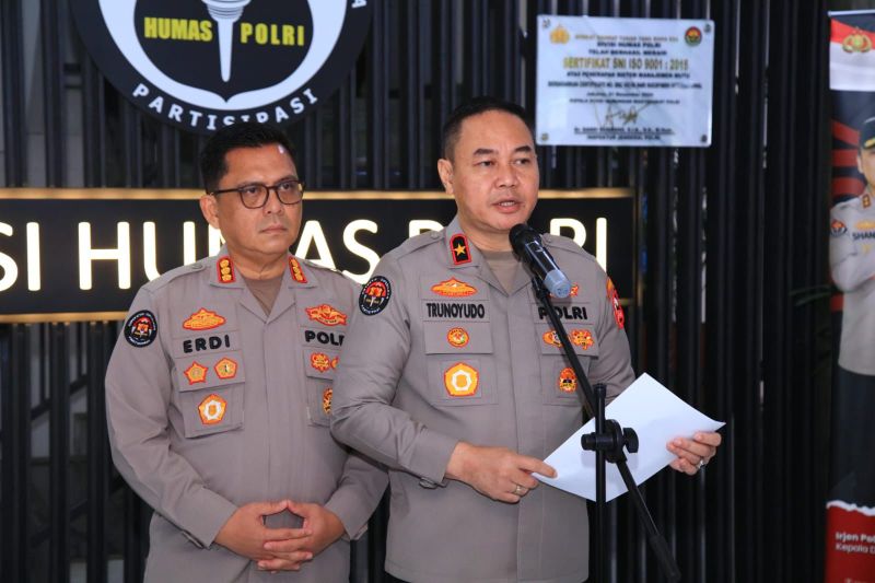 polri-mutasi-702-personel-dalam-upaya-penyegaran-organisasi