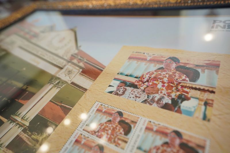 pos-indonesia-rilis-prangko-edisi-khusus-gambar-sultan-hb-x