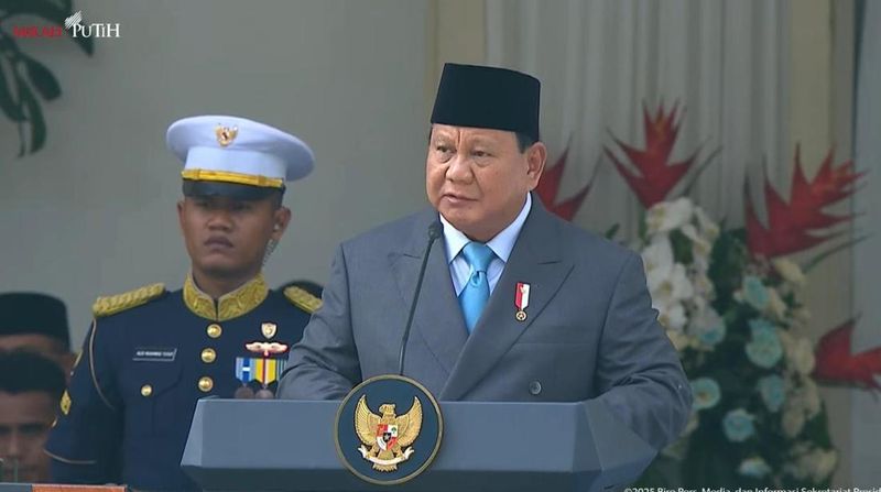 prabowo-subianto-jadi-inspektur-upacara-hari-bhayangkara-ke-79-di-monas