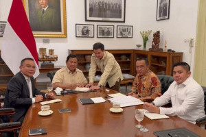 prabowo-tandatangani-inpres-percepatan-pembangunan-enggano
