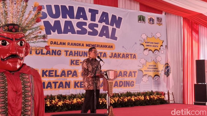 pramono-apresiasi-program-sosial-warga-kelapa-gading-gelar-sunatan-massal-dan-umrah-gratis