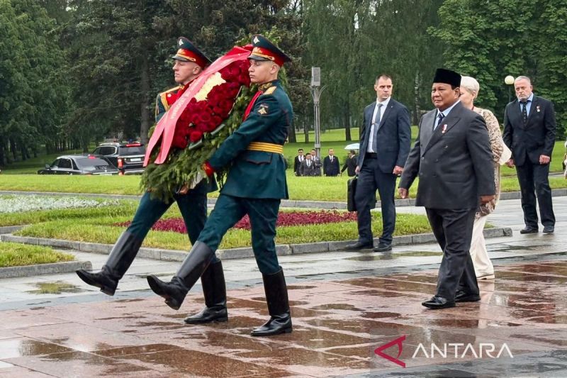 presiden-prabowo-kunjungi-memorial-piskarovskoye-di-rusia
