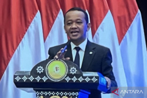 presiden-prabowo-resmikan-pabrik-ekosistem-kendaraan-listrik-dorong-kemandirian-industri-hijau