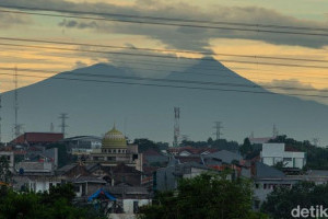 pria-60-tahun-hilang-di-gunung-salak-bogor-tim-sar-lakukan-pencarian-intensif