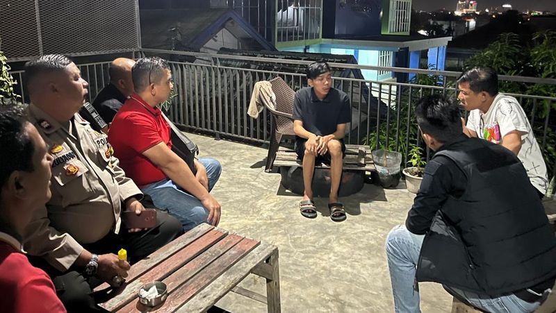 pria-jambi-bunuh-pacar-sesama-jenis-buang-kopi-sianida-ke-toilet