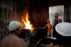 proses-pembuat-keris-tradisional-di-karanganyar-dinilai-bernilai-budaya-tinggi