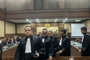 protes-walk-out-pihak-tom-lembong-soal-saksi-hingga-beda-kursi